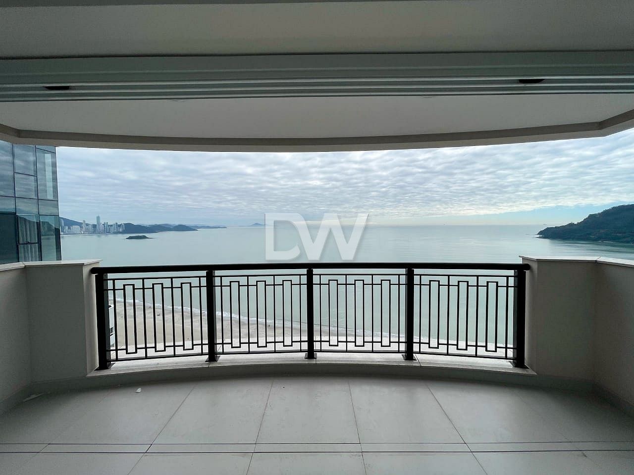 Appartement 5 Suites à Vendre à Balneário Camboriú - Santa Catarina - Brésil - 1