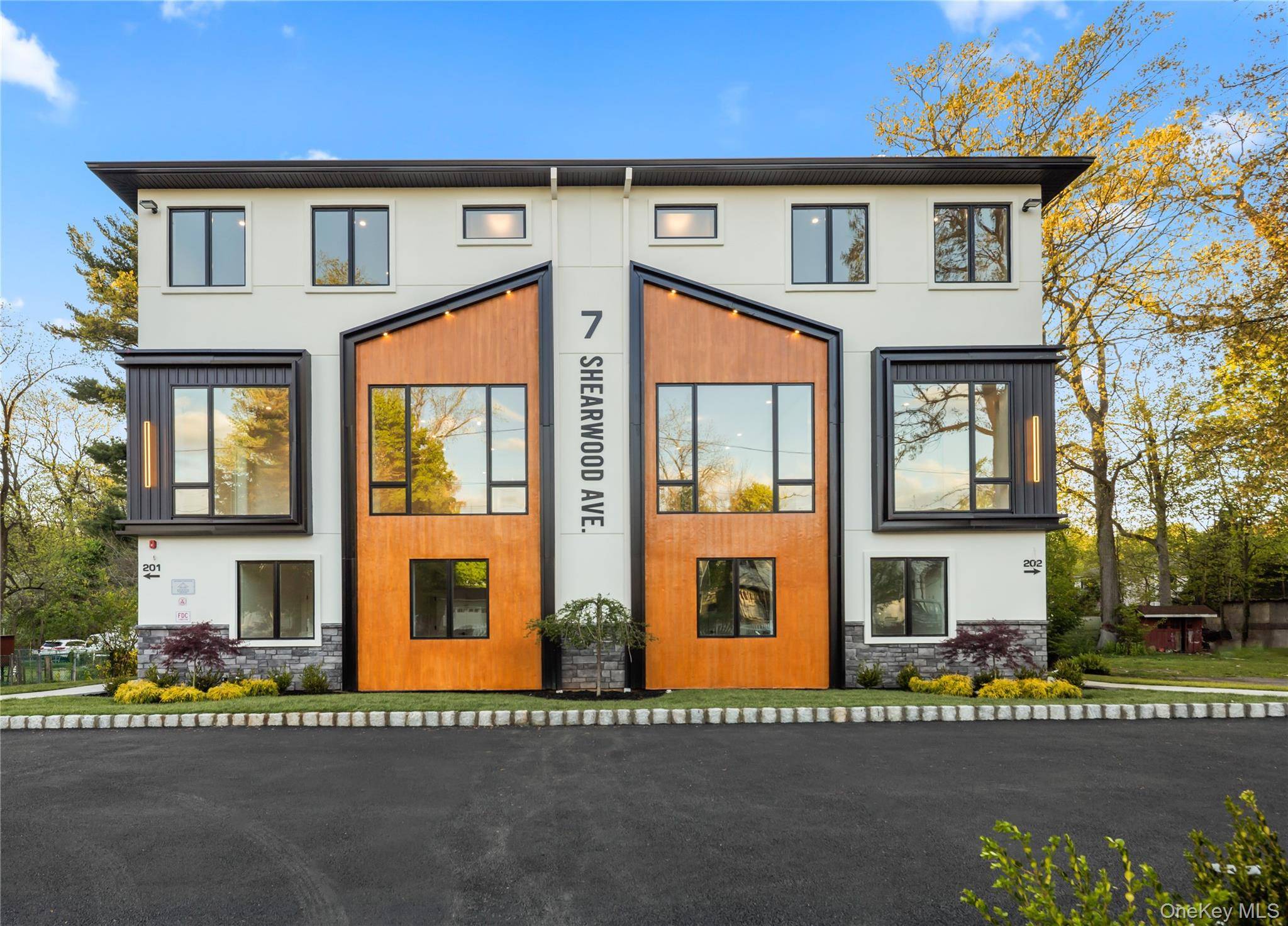 Apartamento com 8 Quartos à Venda em Spring Valley - Nova Iorque - EUA - 1