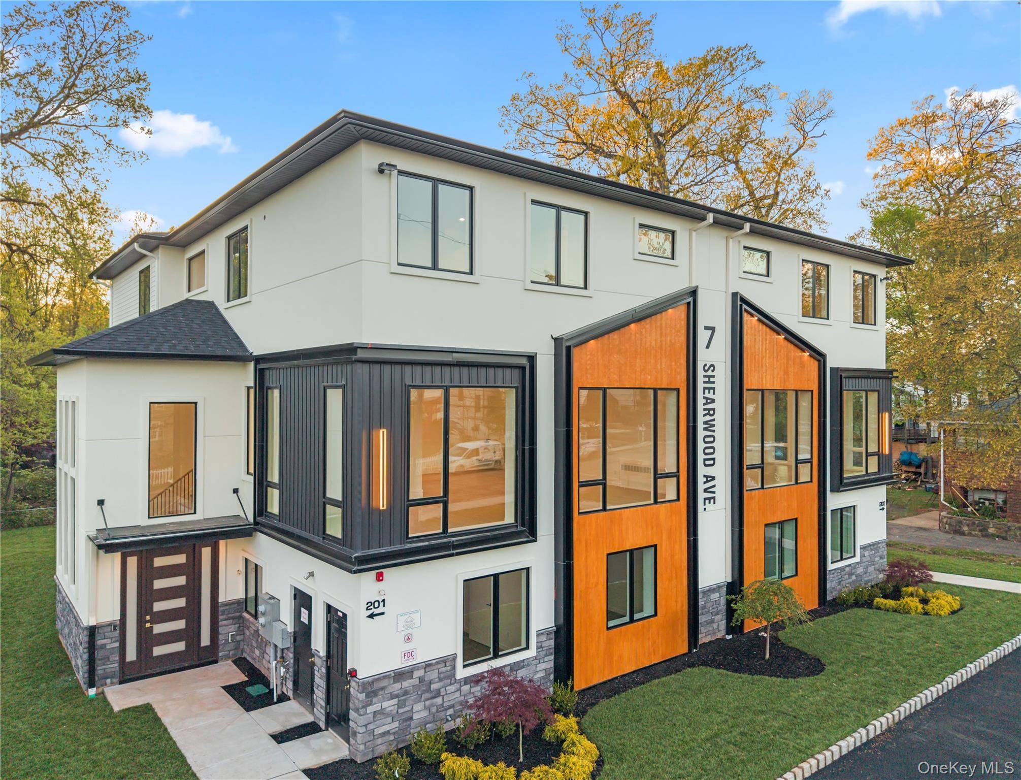 Apartamento com 8 Quartos à Venda em Spring Valley - Nova Iorque - EUA - 2