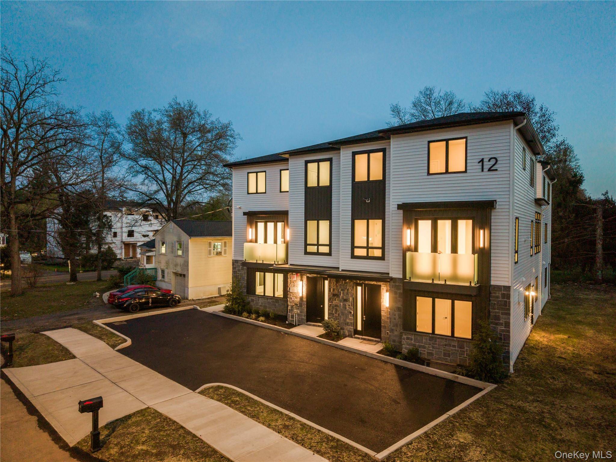 Apartamento com 9 Quartos à Venda em Spring Valley - Nova Iorque - EUA - 2