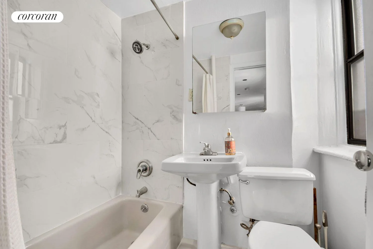 Apartamento de 1 Dormitório à Venda na 218 East 82nd Street – Manhattan – New York – NY - 4