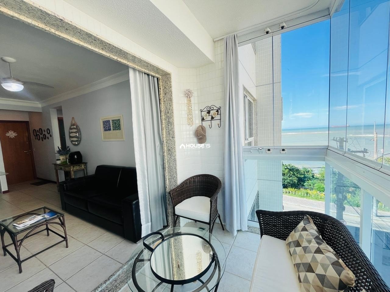 Apartamento de 2 Quartos à Venda na Enseada Azul - Guarapari - Espírito Santo - Brasil - 1