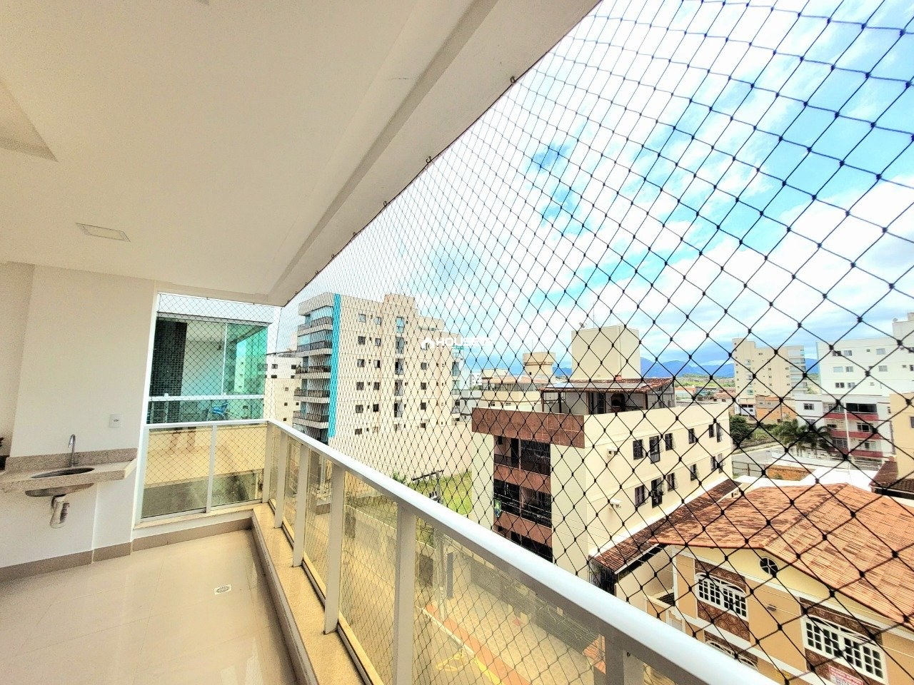 Apartamento de 2 Quartos à Venda na Praia do Morro - Guarapari - Espírito Santo - Brasil - 4