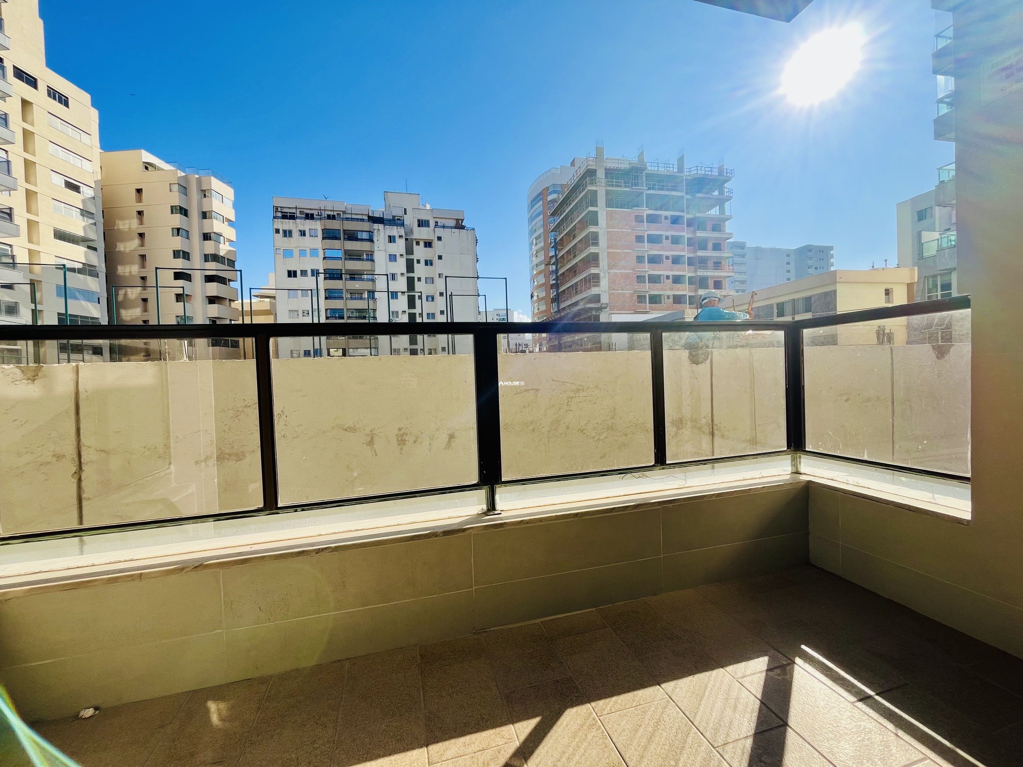 Apartamento de 2 Quartos à Venda na Praia do Morro - Guarapari - Espírito Santo - Brasil - 2