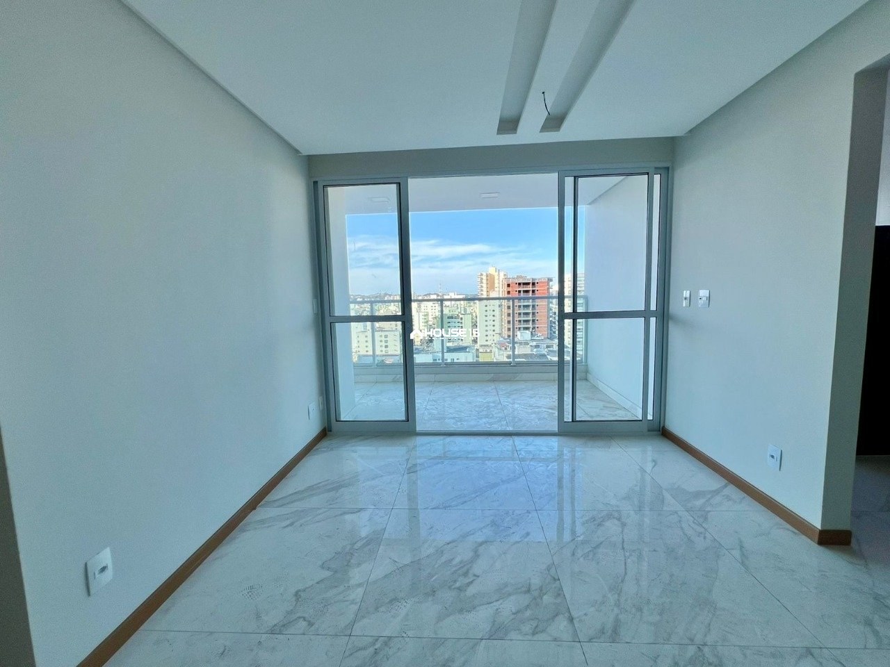 Apartamento de 2 Quartos à Venda na Praia do Morro - Guarapari - Espírito Santo - Brasil - 2