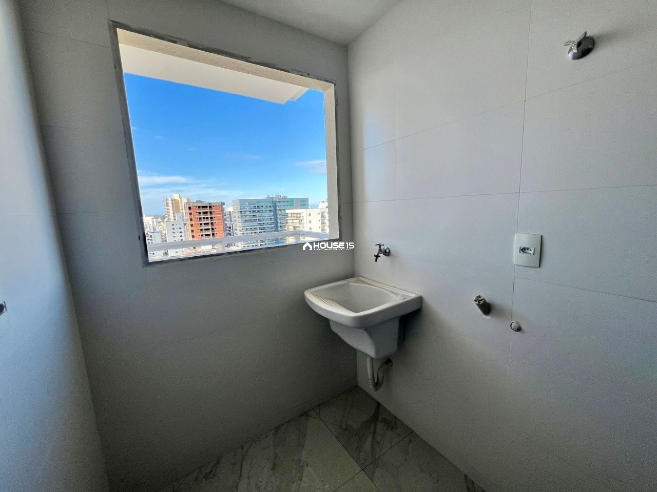 Apartamento de 2 Quartos à Venda na Praia do Morro - Guarapari - Espírito Santo - Brasil - 8