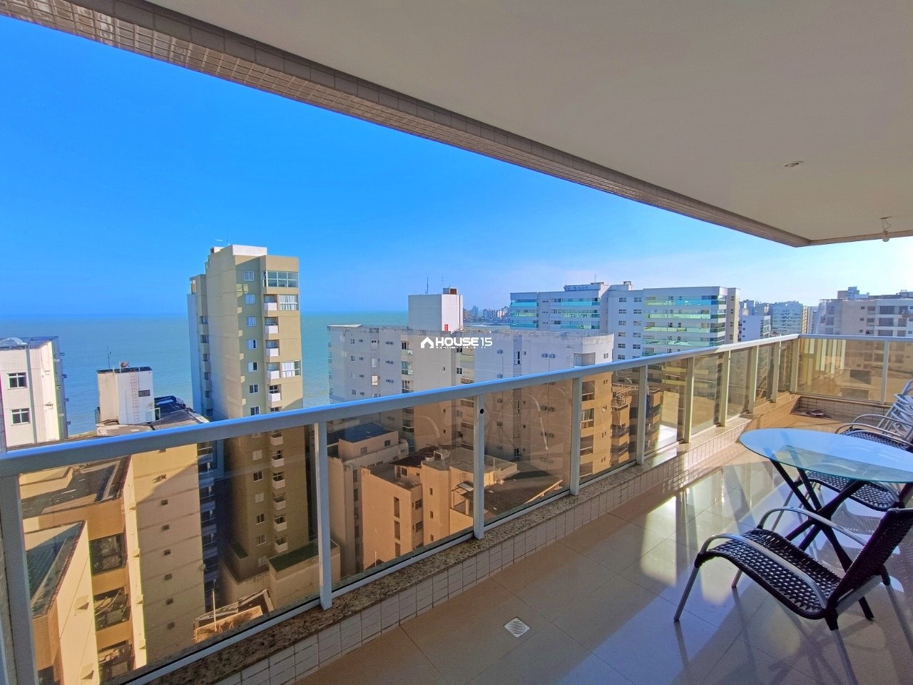 Apartamento de 2 Quartos à Venda na Praia do Morro - Guarapari - Espírito Santo - Brasil - 3