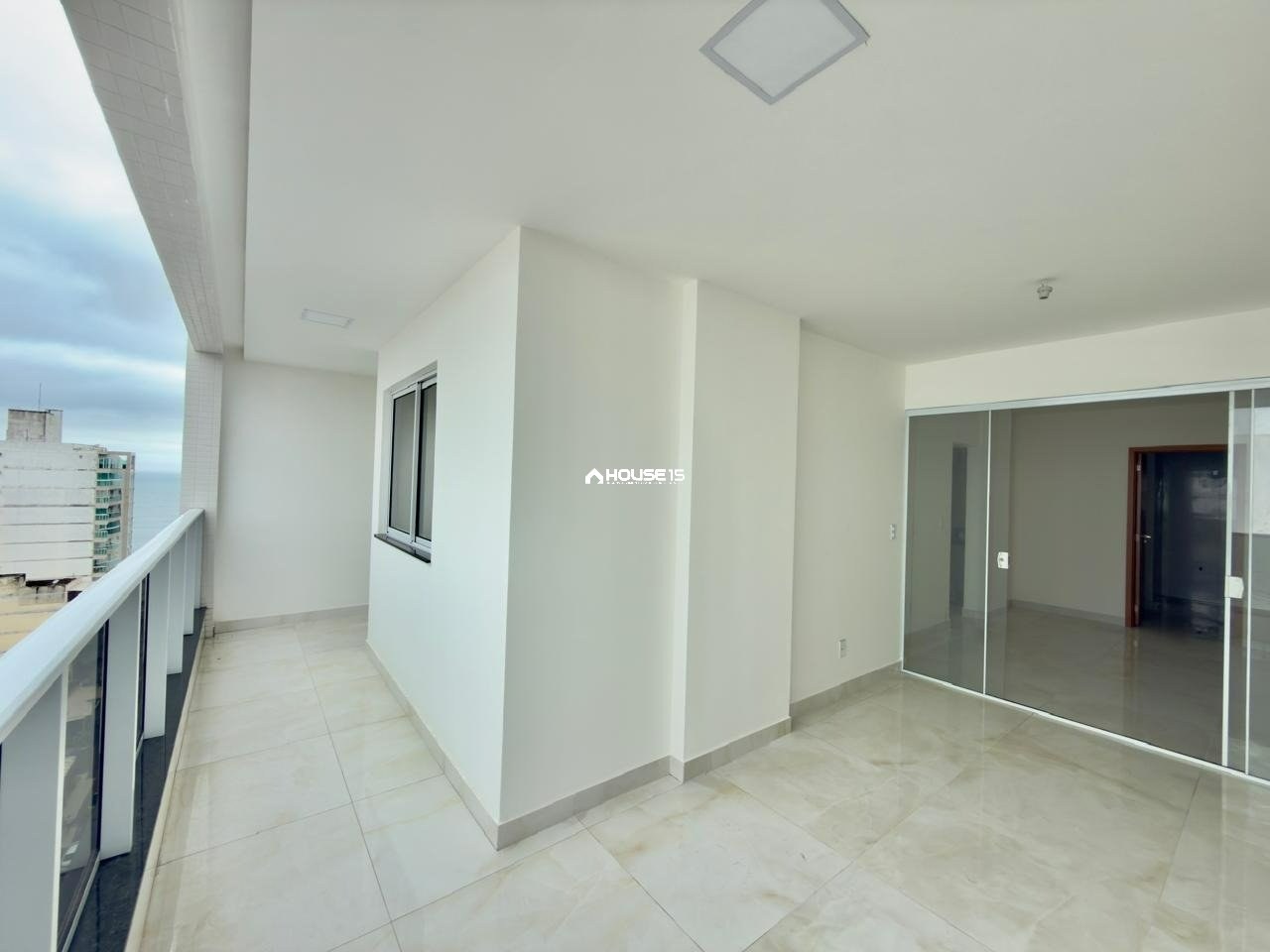 Apartamento de 2 Quartos à Venda na Praia do Morro - Guarapari - Espírito Santo - Brasil - 4