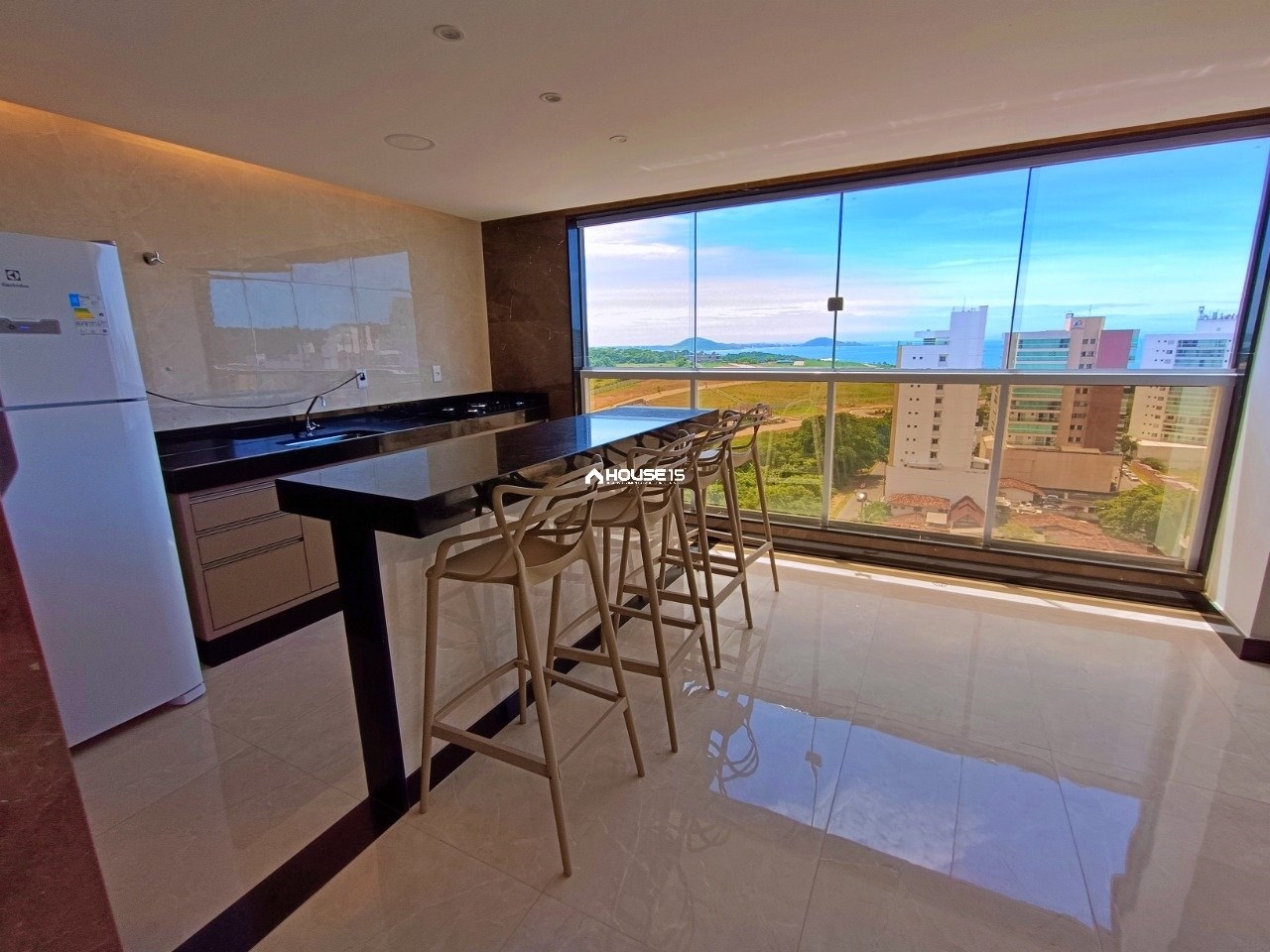 Apartamento de 2 Quartos à Venda na Praia do Morro - Guarapari - Espírito Santo - Brasil - 8