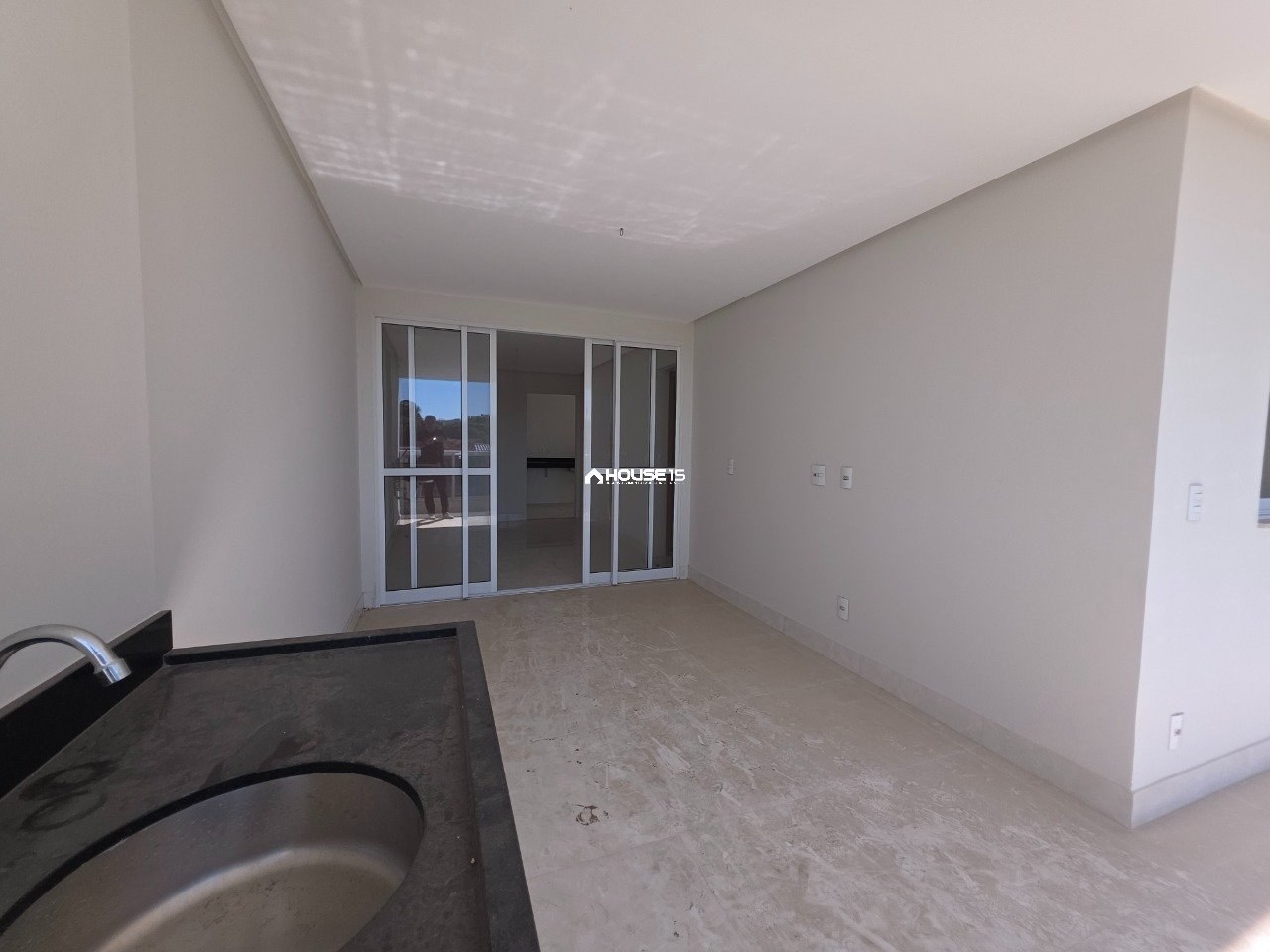 Apartamento de 2 Quartos à Venda na Praia do Morro - Guarapari - Espírito Santo - Brasil - 3