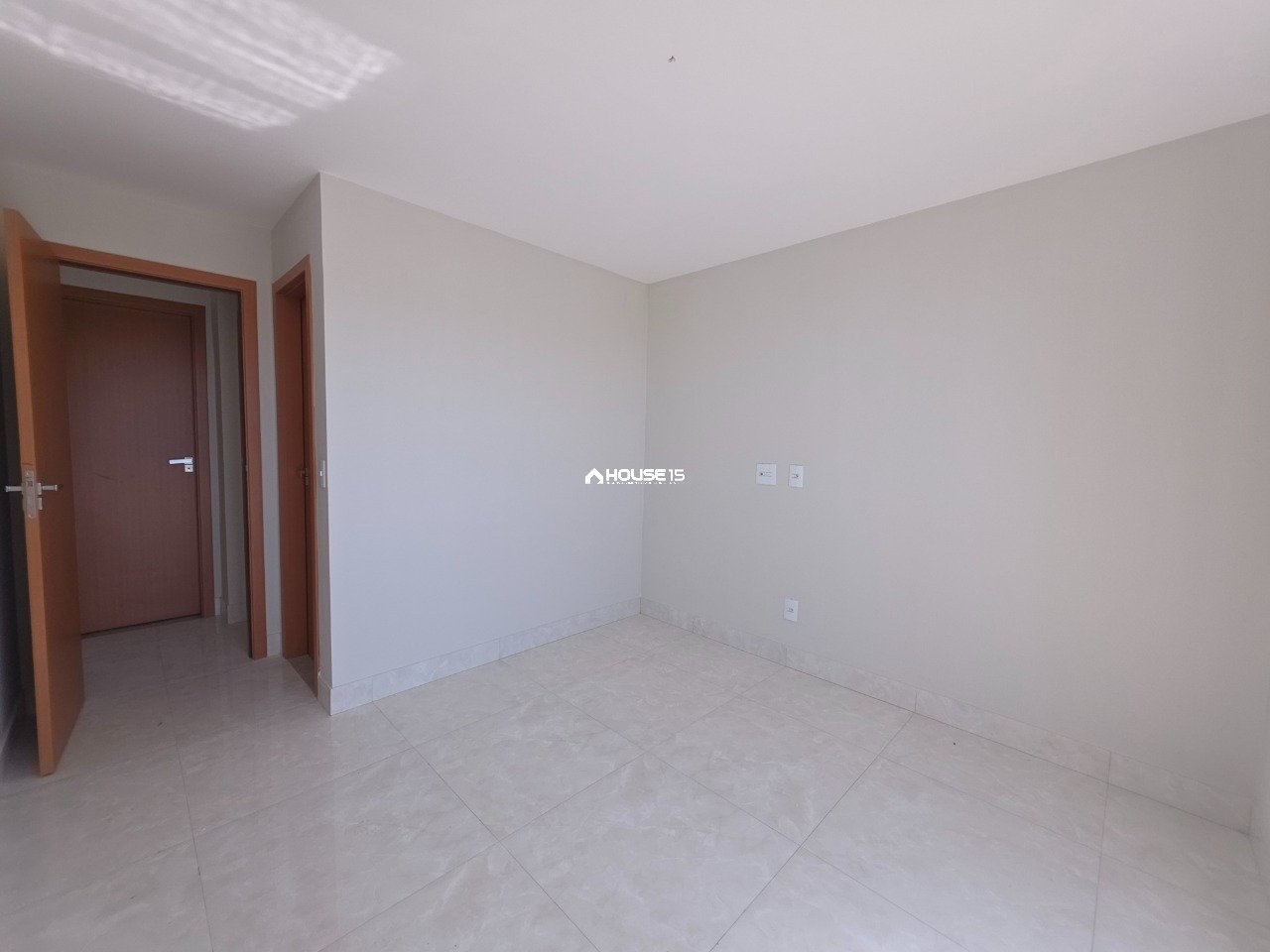 Apartamento de 2 Quartos à Venda na Praia do Morro - Guarapari - Espírito Santo - Brasil - 7