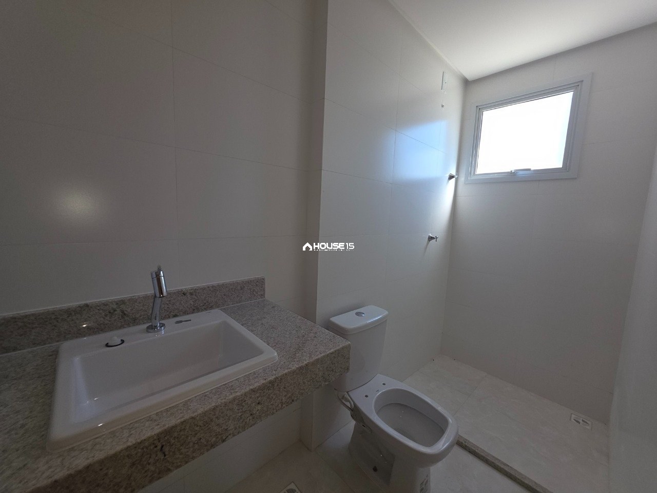 Apartamento de 2 Quartos à Venda na Praia do Morro - Guarapari - Espírito Santo - Brasil - 8