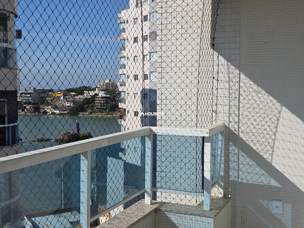 Apartamento de 2 Quartos à Venda no Muquiçaba - Guarapari - Espírito Santo - Brasil - 1