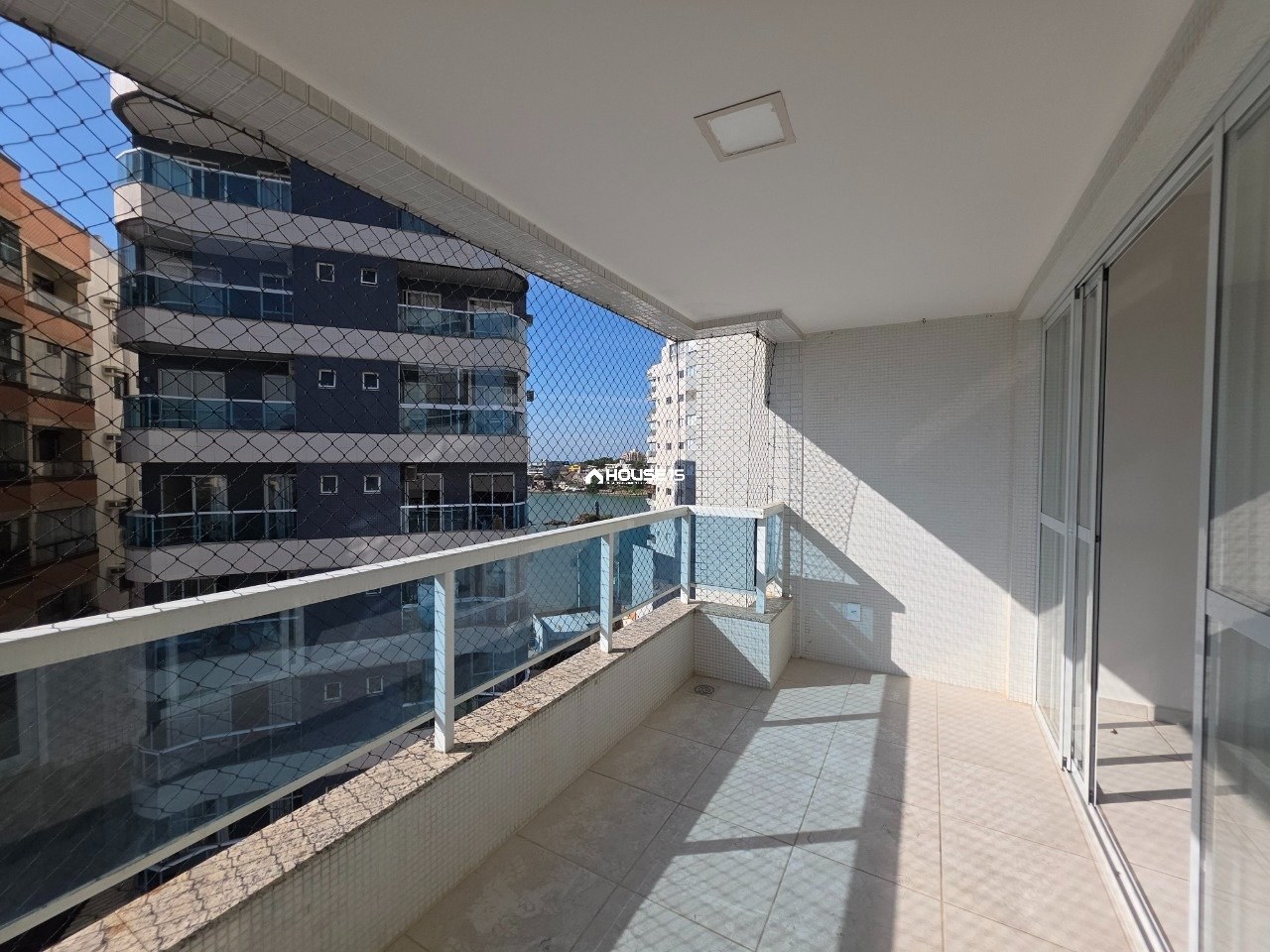 Apartamento de 2 Quartos à Venda no Muquiçaba - Guarapari - Espírito Santo - Brasil - 2