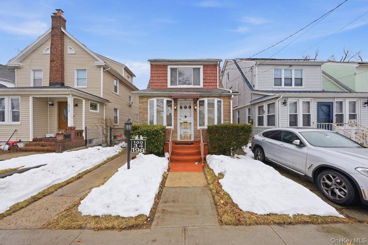 Casa de 3 Dormitórios à Venda em Hollis – NY – EUA - 1