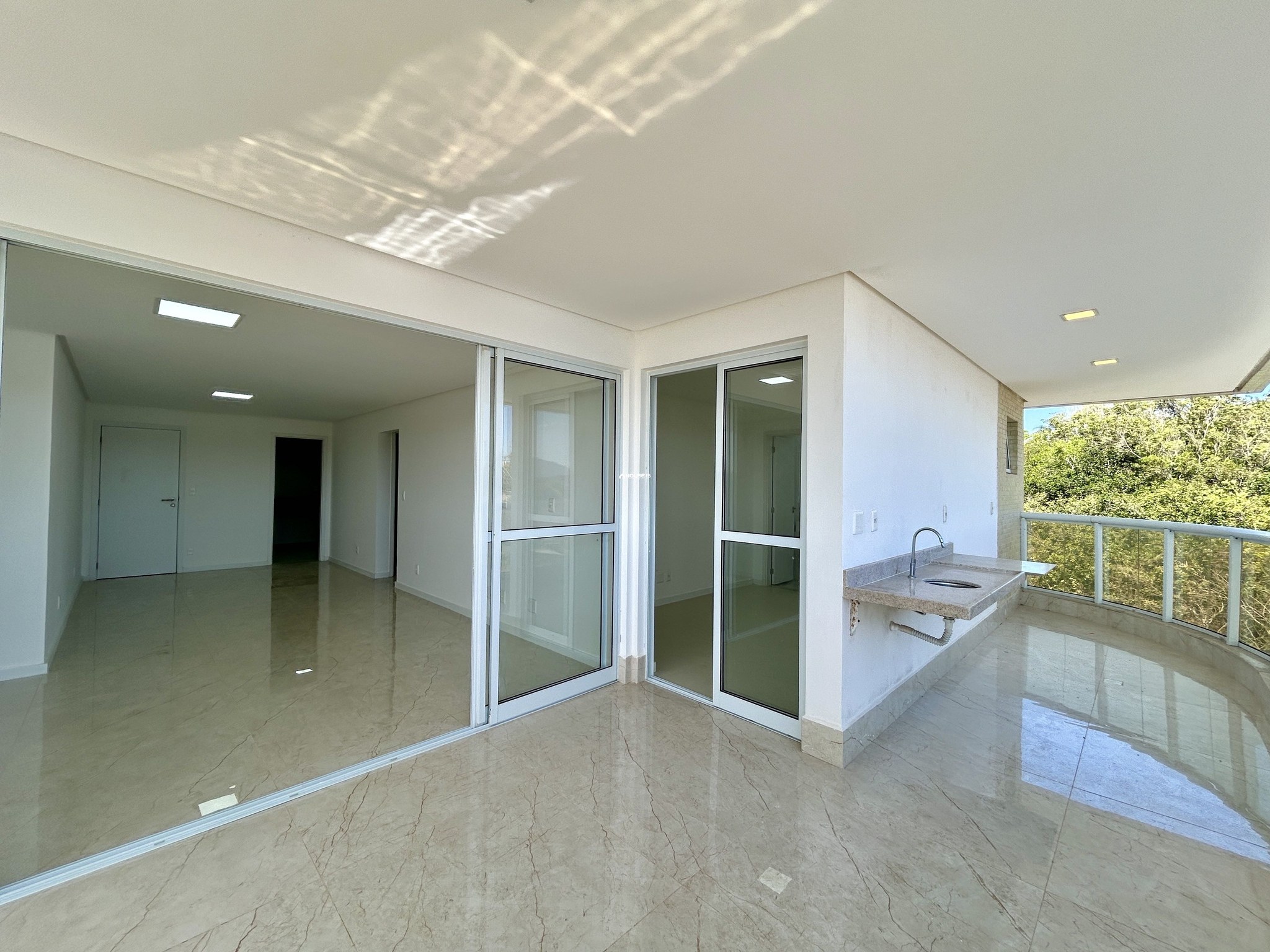 Apartamento de 3 Quartos à Venda em Nova Guarapari - Guarapari - Espírito Santo - Brasil - 2