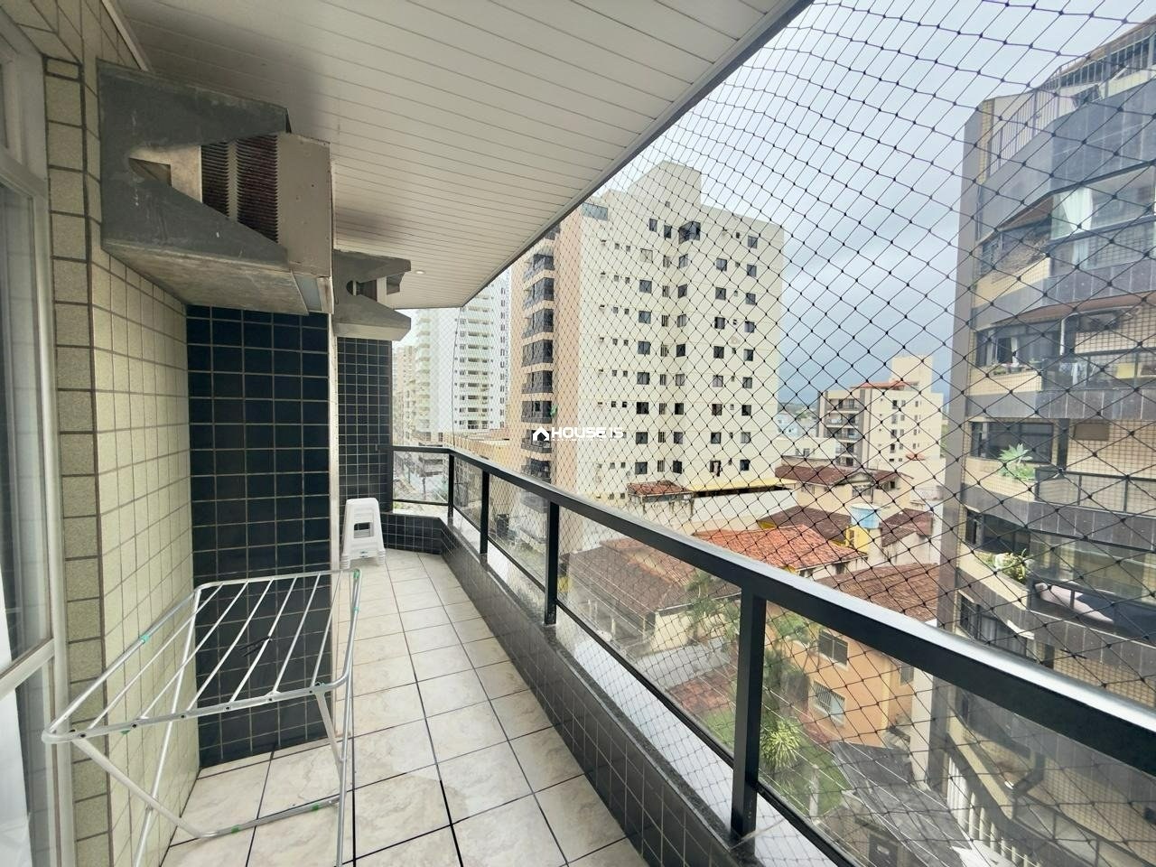 Apartamento de 3 Quartos à Venda na Praia do Morro - Guarapari - Espírito Santo - Brasil - 2