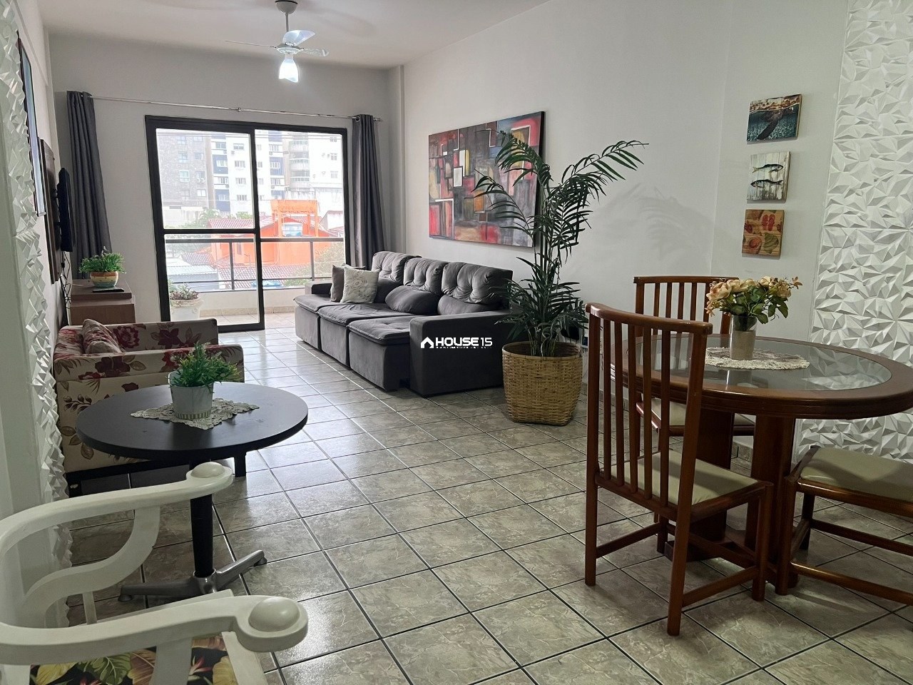 Apartamento de 3 Quartos à Venda na Praia do Morro - Guarapari - Espírito Santo - Brasil - 2
