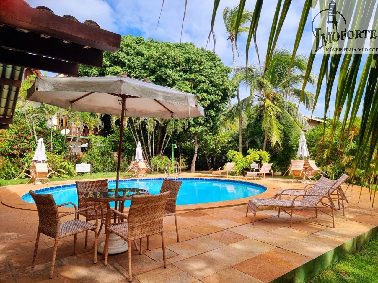 Apartamento de 4 Quartos à Venda em Praia do Forte – Mata de São João – BA - 1