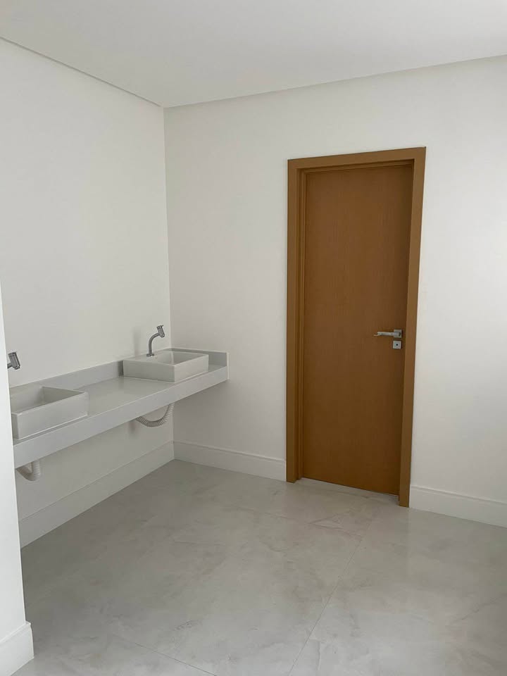 Apartamento de 4 Quartos à Venda na Praia do Morro – Guarapari – ES - 8