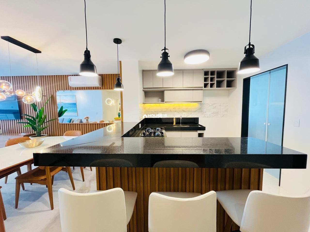 Apartamento de 4 Quartos à Venda na Praia do Morro - Guarapari - Espírito Santo - Brasil - 3