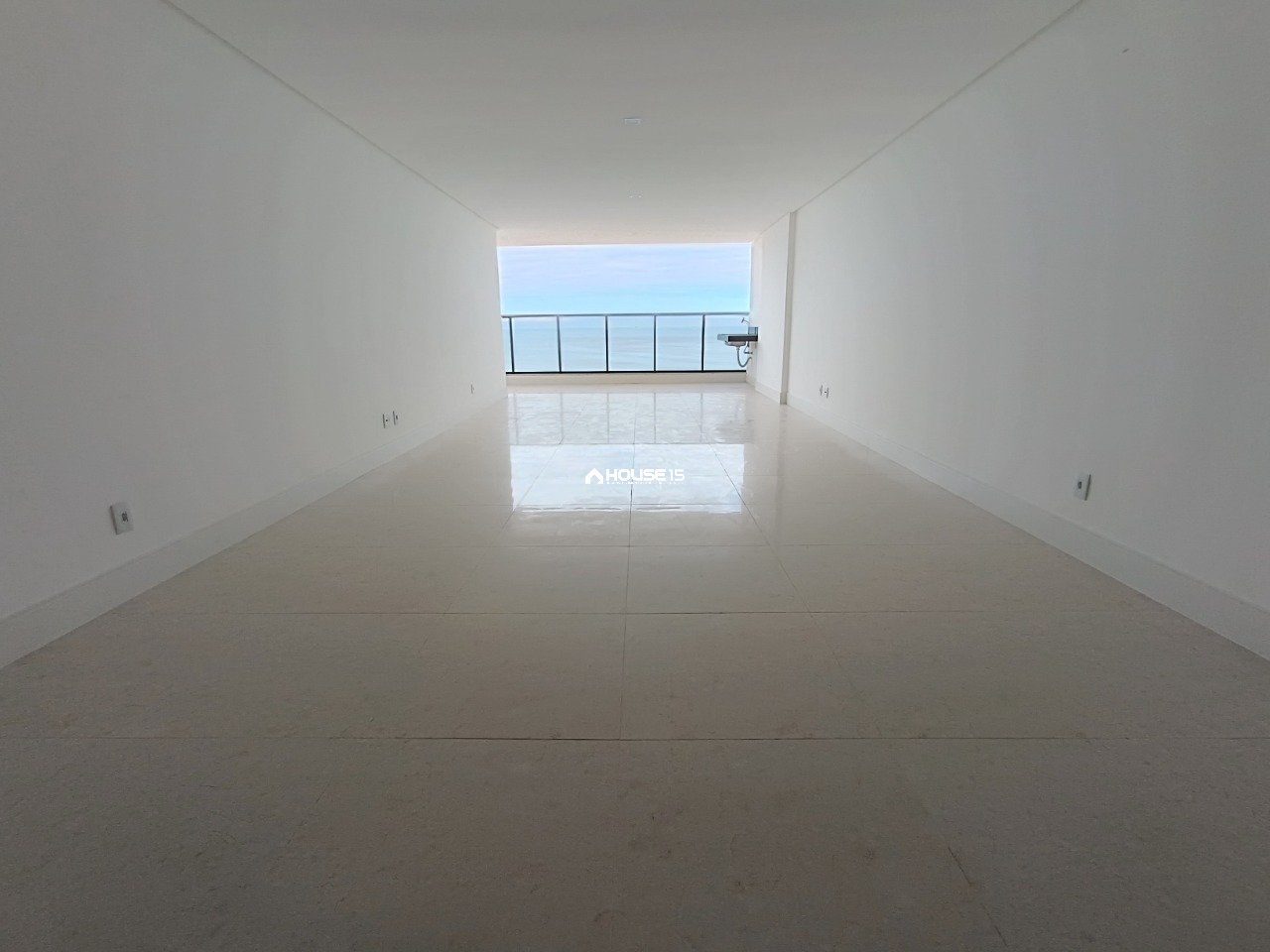 Apartamento de 4 Quartos à Venda na Praia do Morro - Guarapari - Espírito Santo - Brasil - 5