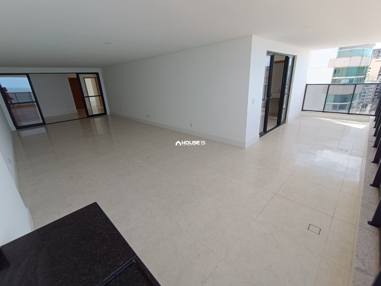 Apartamento de 4 Quartos à Venda na Praia do Morro - Guarapari - Espírito Santo - Brasil - 7