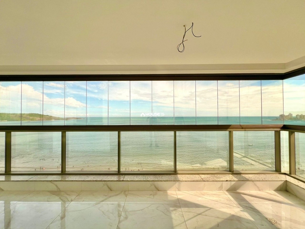 Apartamento de 4 Quartos à Venda na Praia do Morro - Guarapari - Espírito Santo - Brasil - 3