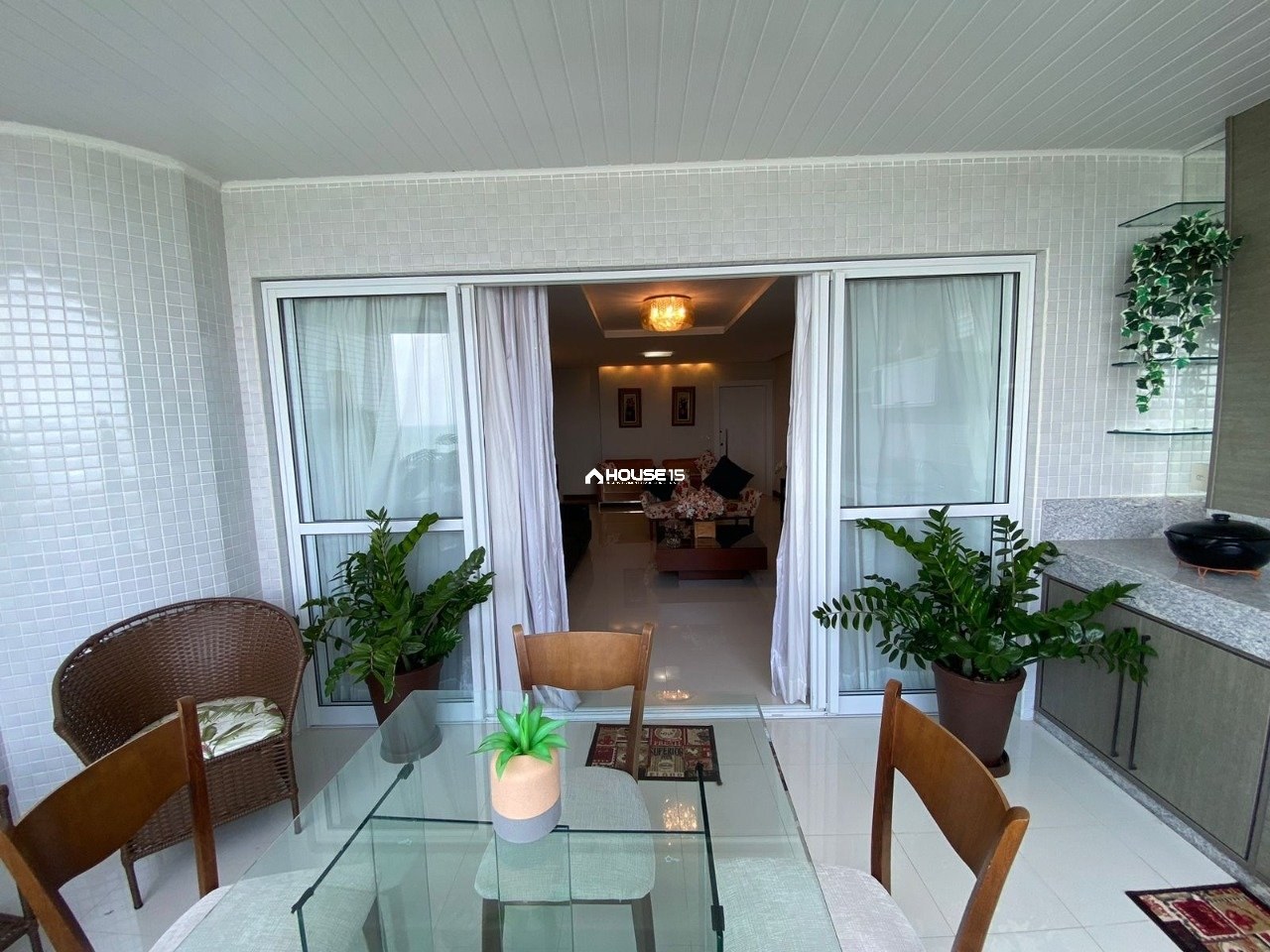 Apartamento de 4 Quartos à Venda no Centro - Guarapari - Espírito Santo - Brasil - 2
