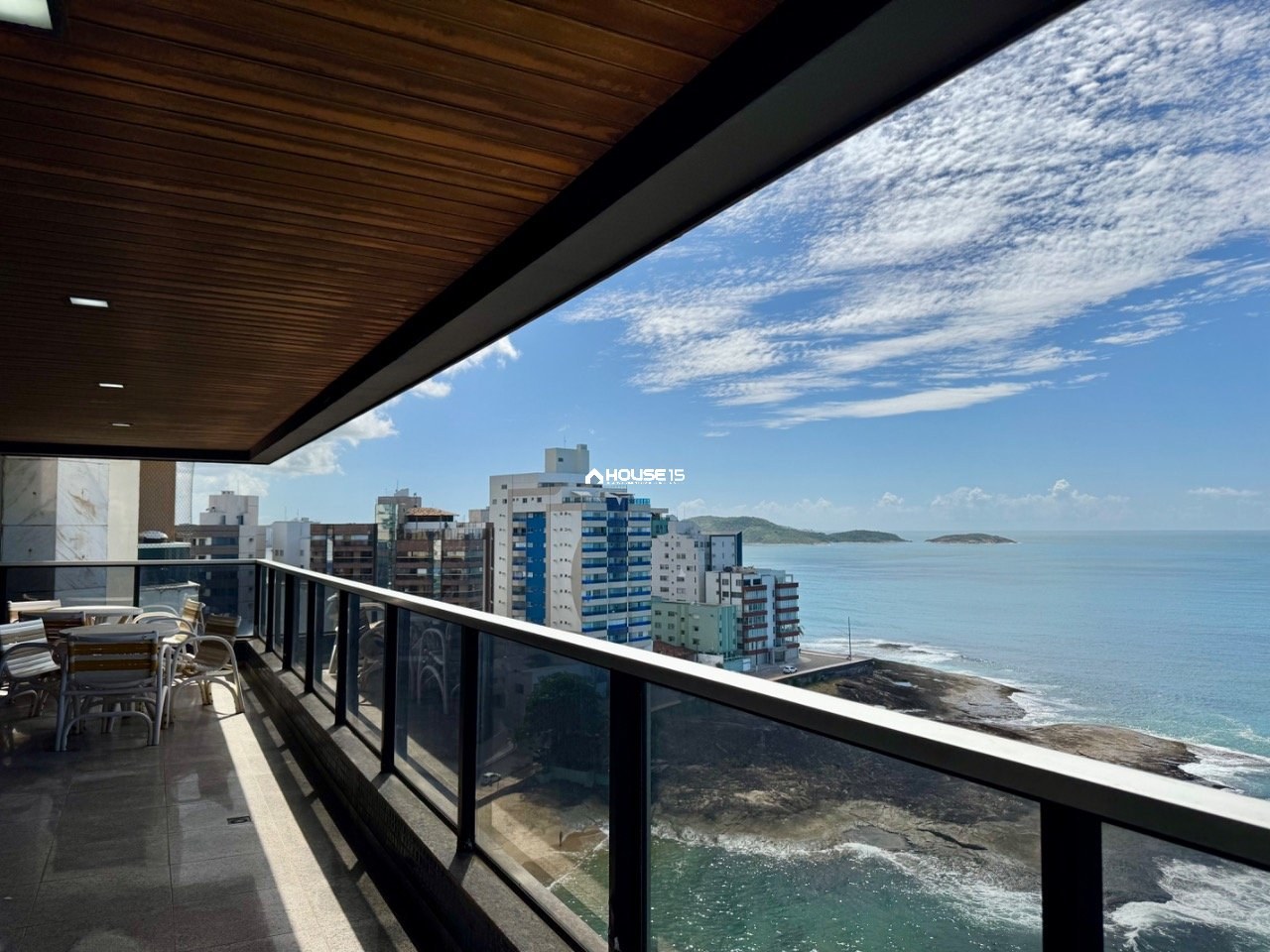 Apartamento de 4 Quartos à Venda no Centro - Guarapari - Espírito Santo - Brasil - 3