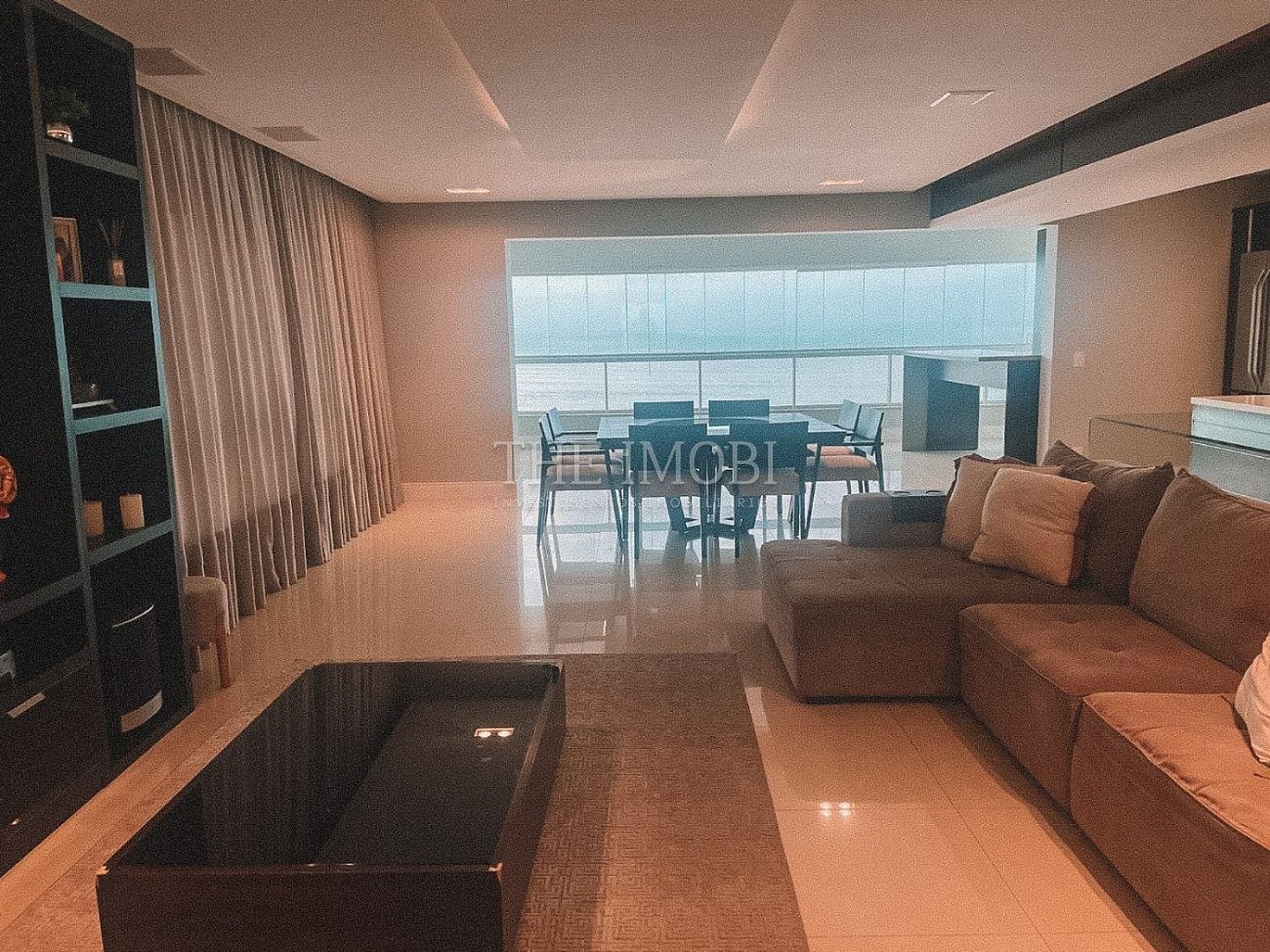 Apartamento Frente Mar com 3 Suítes à Venda em Balneário Camboriú - Santa Catarina - Brasil - 3