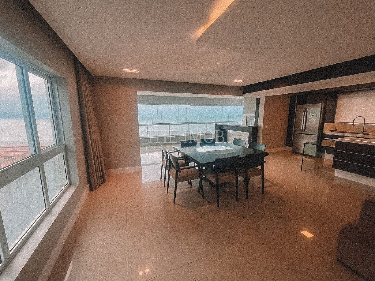 Apartamento Frente Mar com 3 Suítes à Venda em Balneário Camboriú - Santa Catarina - Brasil - 5