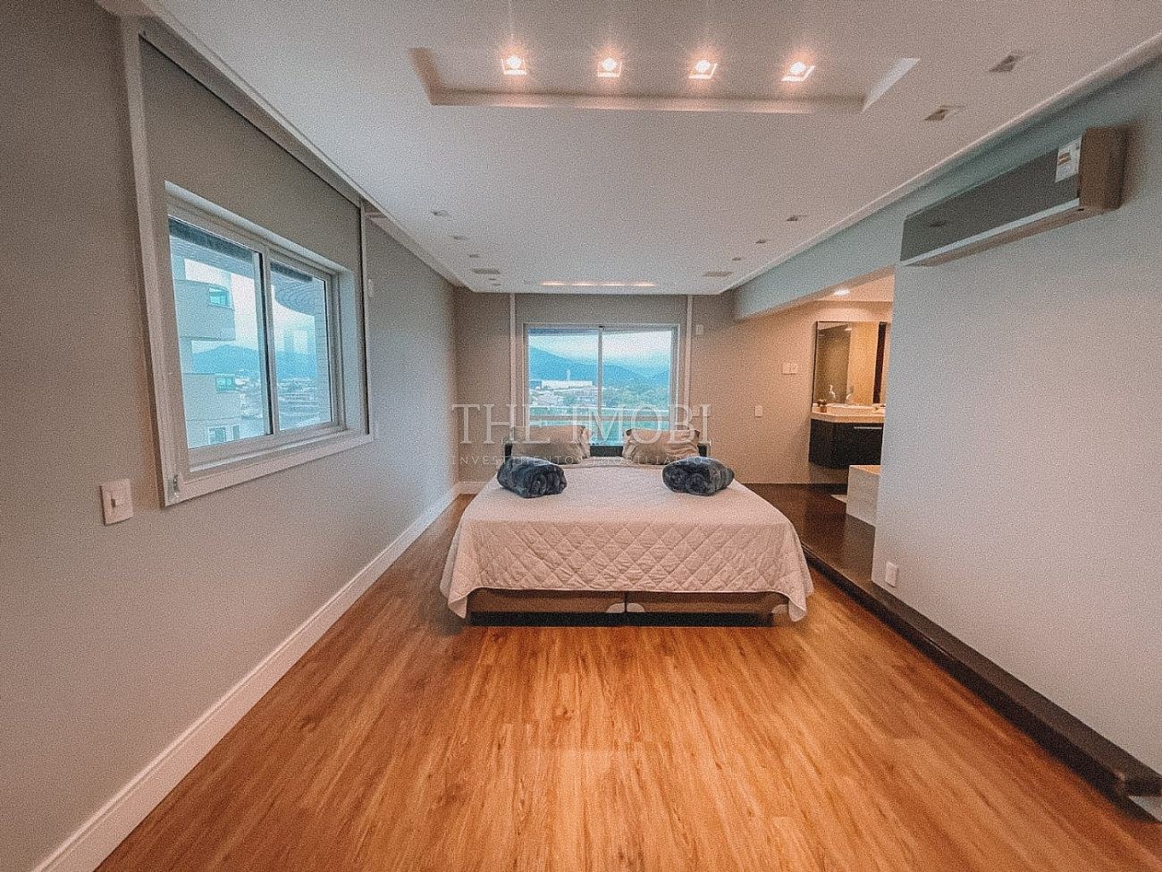 Apartamento Frente Mar com 3 Suítes à Venda em Balneário Camboriú - Santa Catarina - Brasil - 6