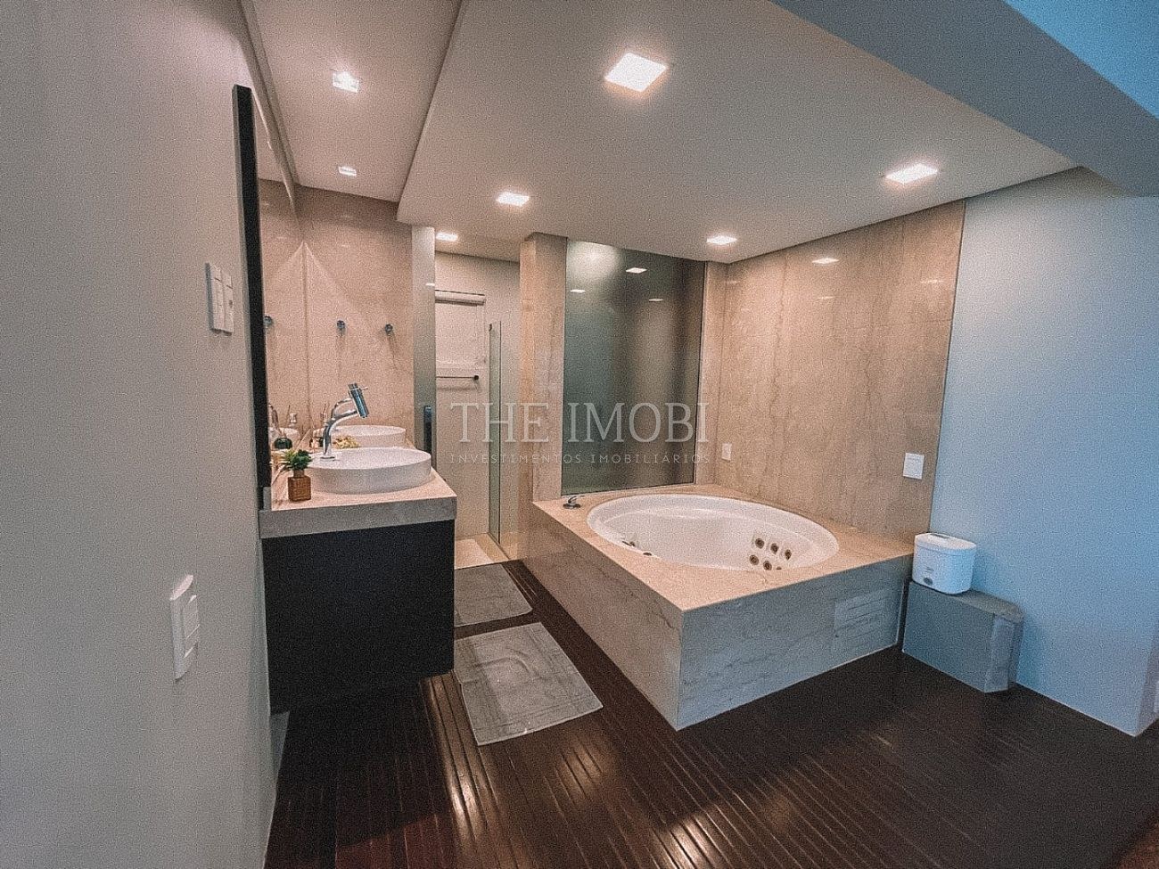 Apartamento Frente Mar com 3 Suítes à Venda em Balneário Camboriú - Santa Catarina - Brasil - 7