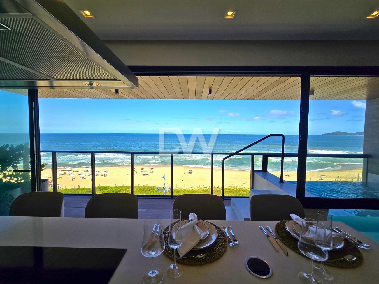 Apartamento Frente Mar com 3 Suítes à Venda em Itajaí - Santa Catarina - Brasil - 3