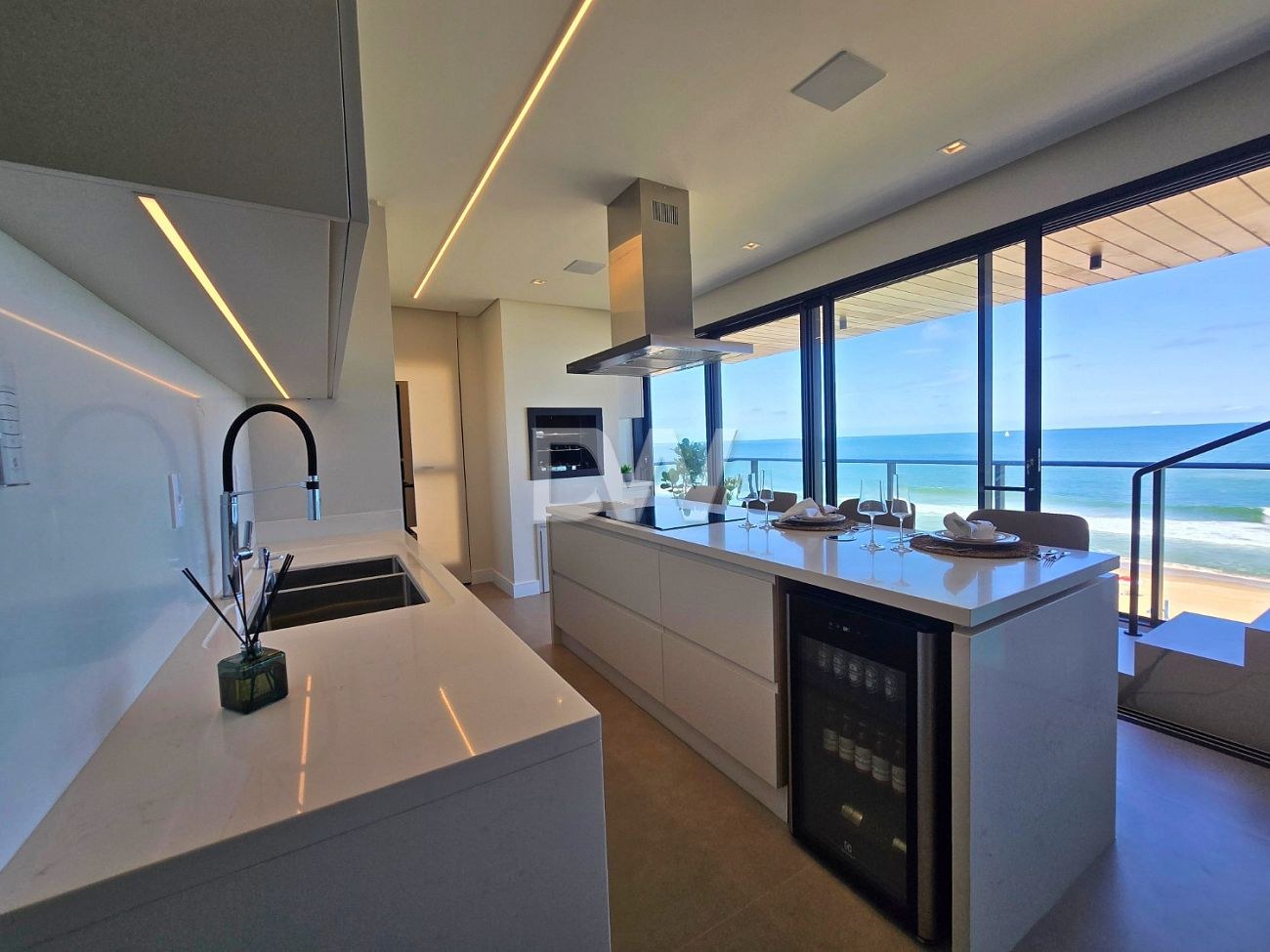 Apartamento Frente Mar com 3 Suítes à Venda em Itajaí - Santa Catarina - Brasil - 7