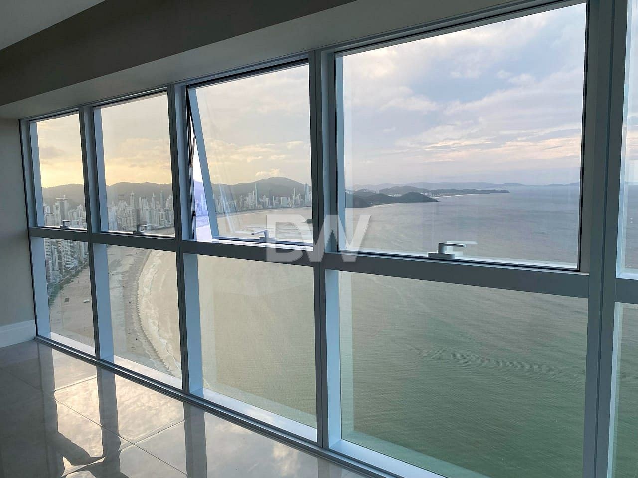 Appartement Face à la Mer 4 Suites à Vendre à Balneário Camboriú - Santa Catarina - Brésil - 8
