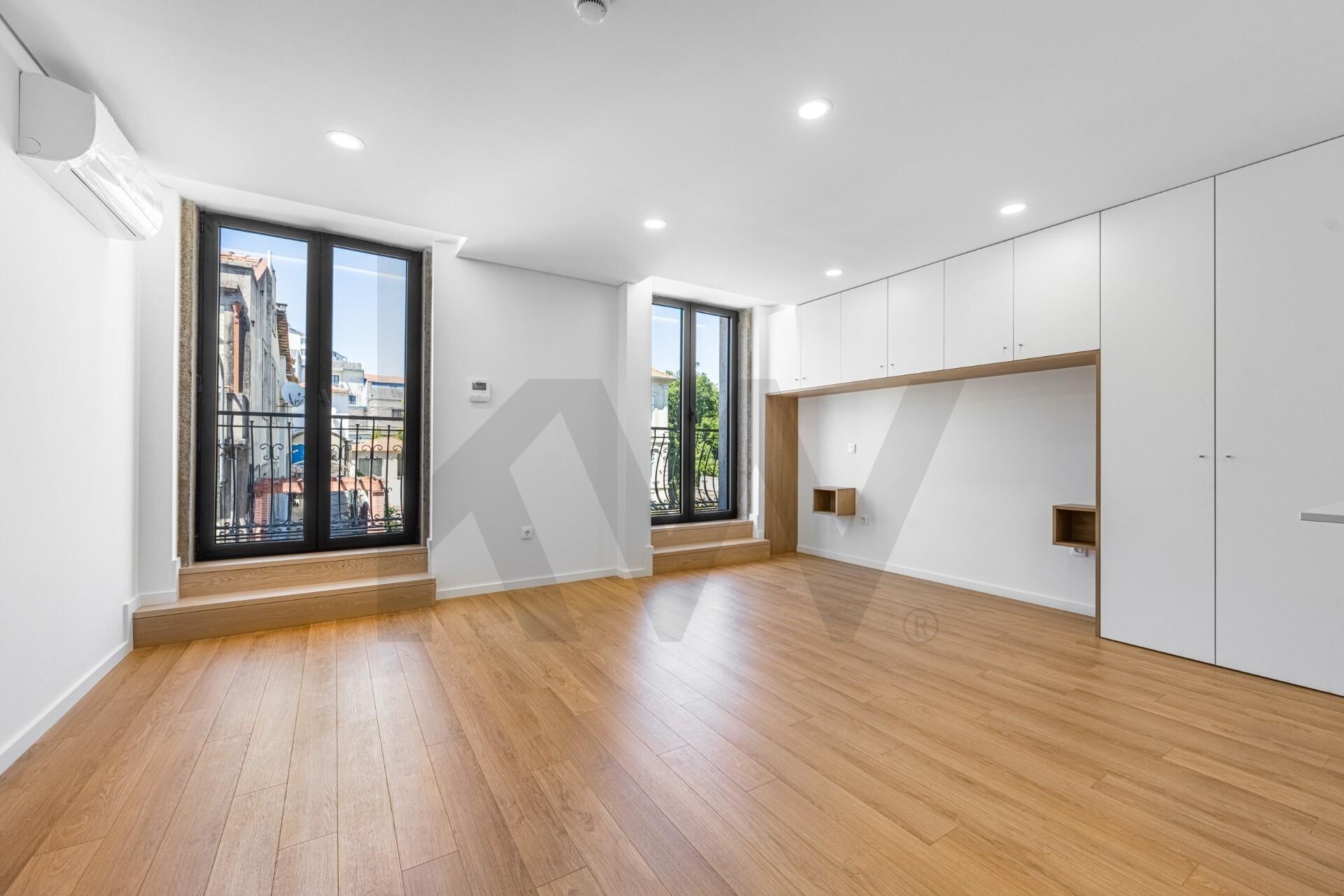 Apartamento T0 à Venda em Porto - Portugal - 1