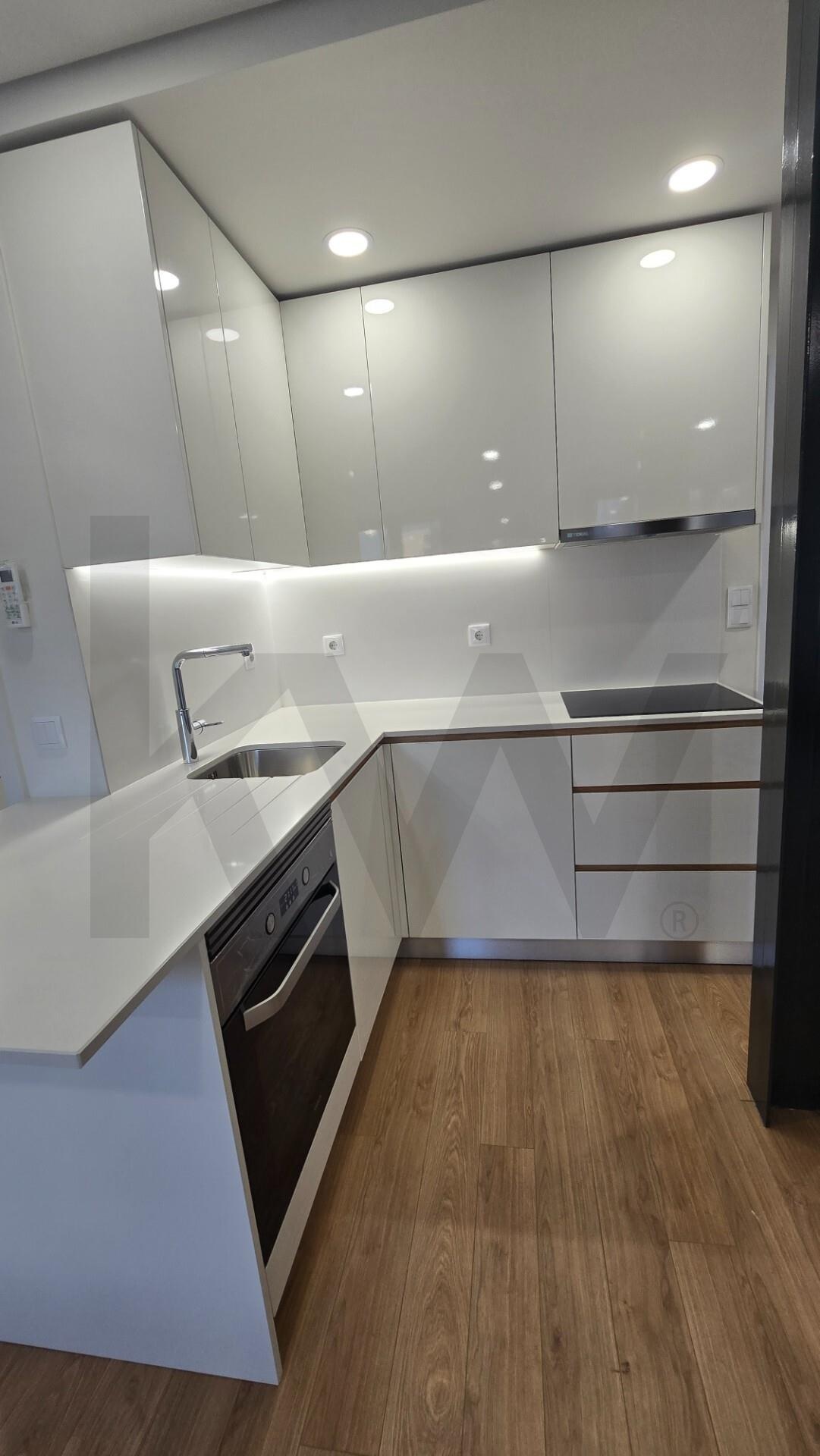 Apartamento T0 à Venda em Porto - Portugal - 5