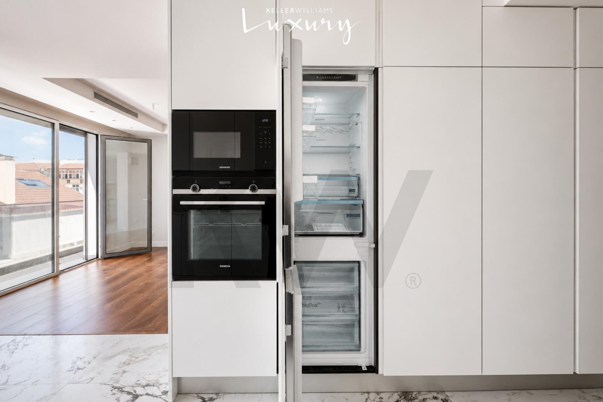 Apartamento T1 à Venda em Almada - Setúbal - Portugal - 2