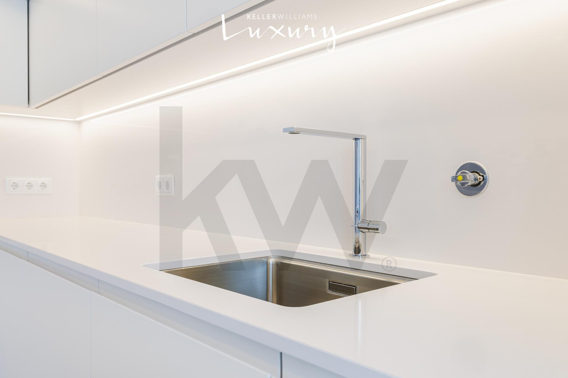 Apartamento T1 à Venda em Almada - Setúbal - Portugal - 3