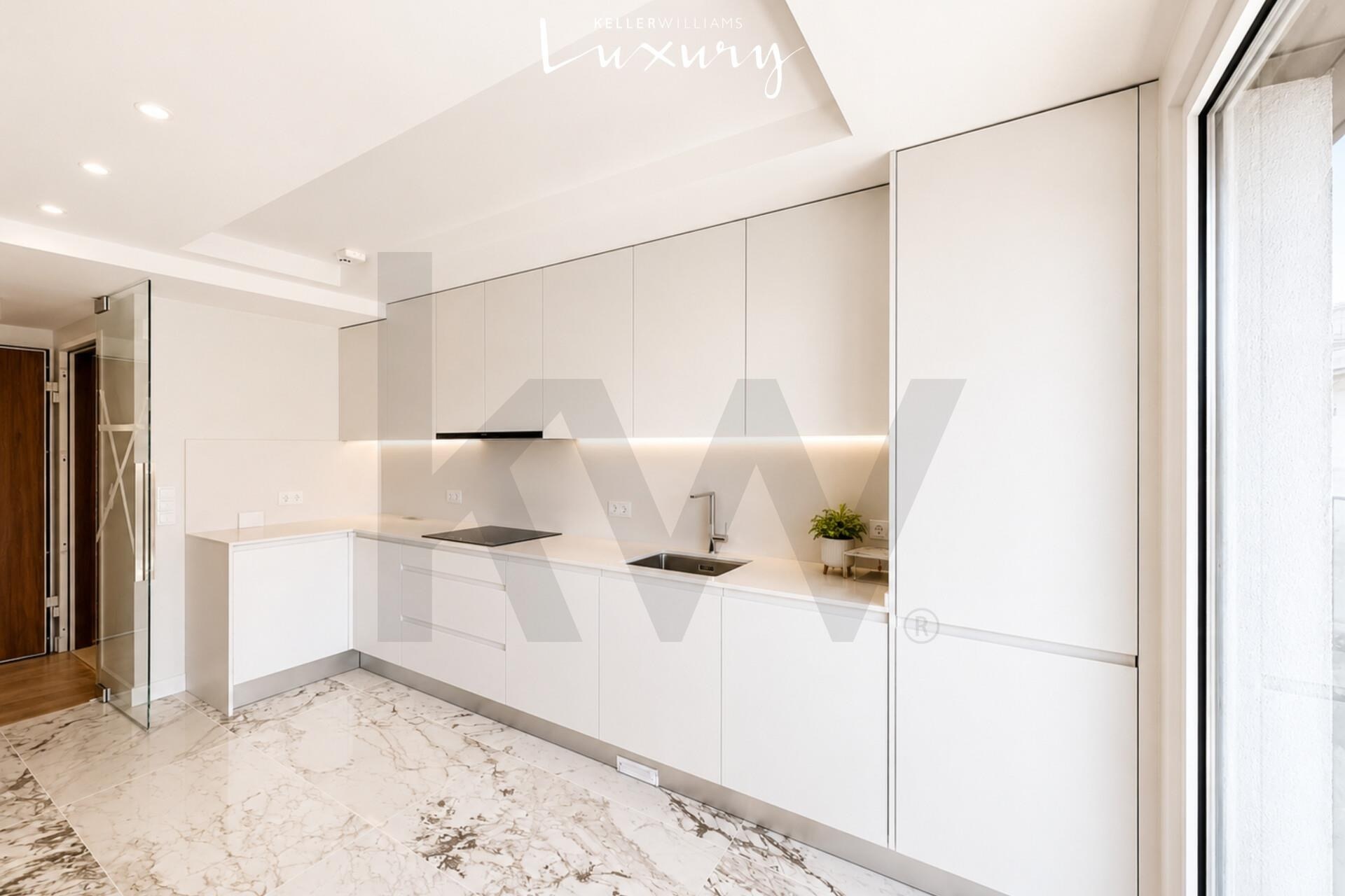 Apartamento T1 à Venda em Almada - Setúbal - Portugal - 5