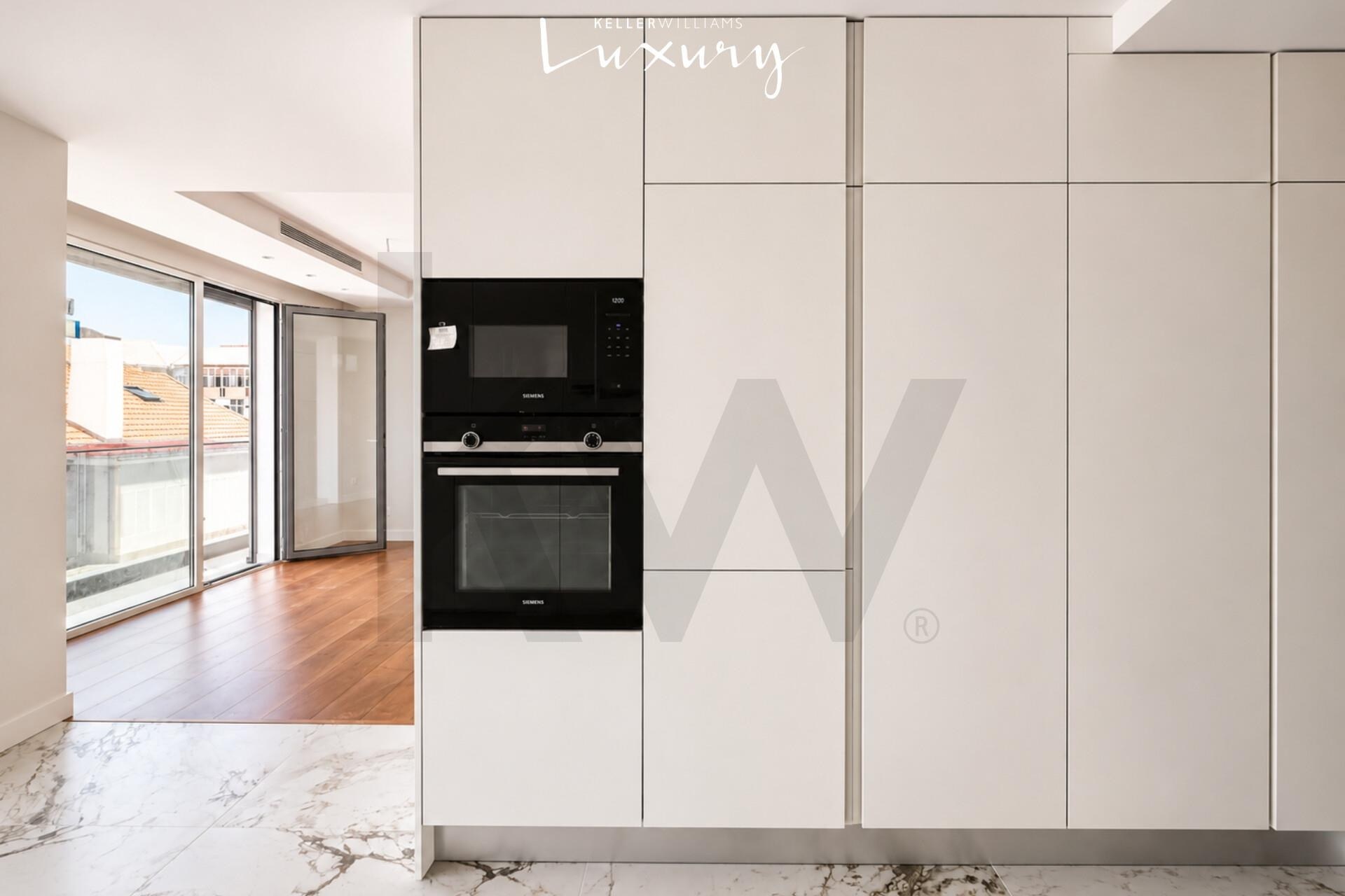 Apartamento T1 à Venda em Almada - Setúbal - Portugal - 6