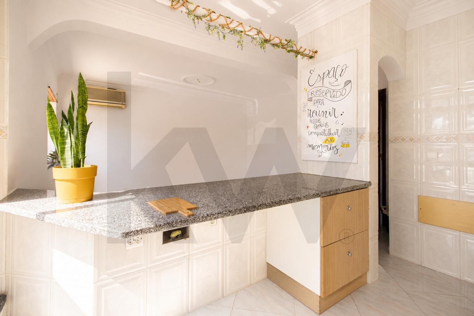 Apartamento T1 à Venda em Almada - Setúbal - Portugal - 5