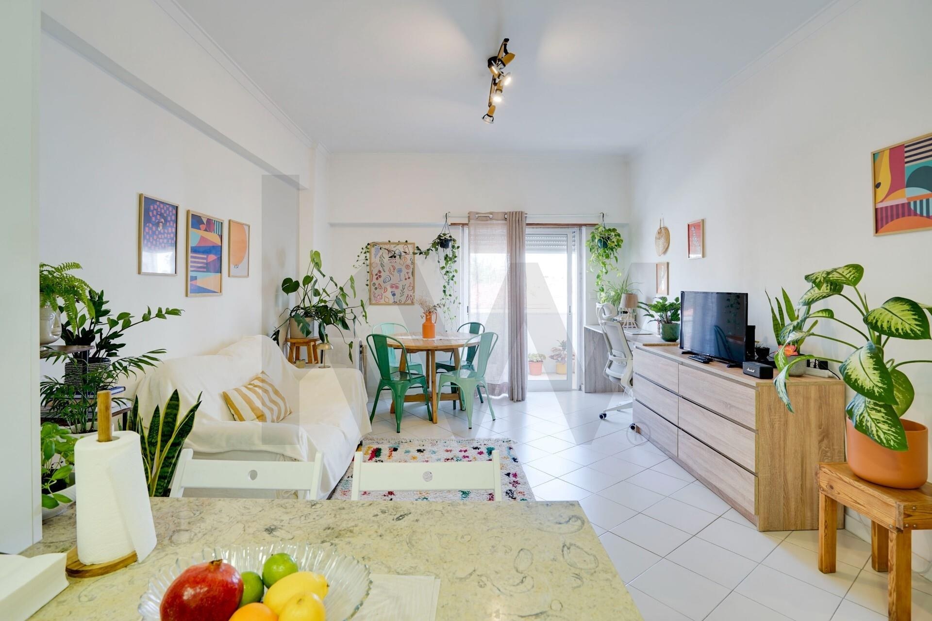 Apartamento T1 à Venda em Almada - Setúbal - Portugal - 1