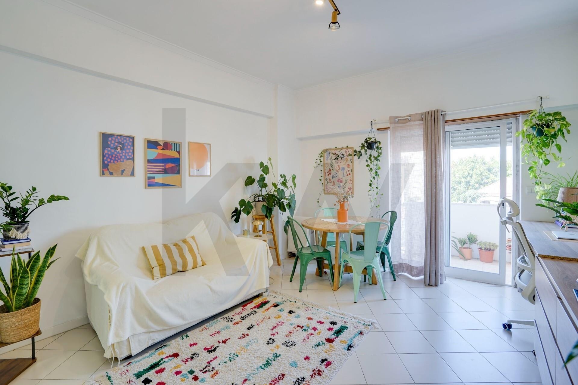 Apartamento T1 à Venda em Almada - Setúbal - Portugal - 3