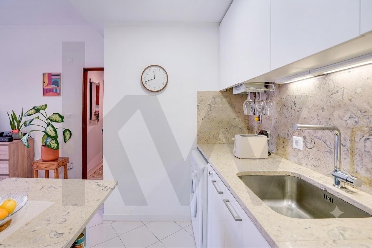 Apartamento T1 à Venda em Almada - Setúbal - Portugal - 4
