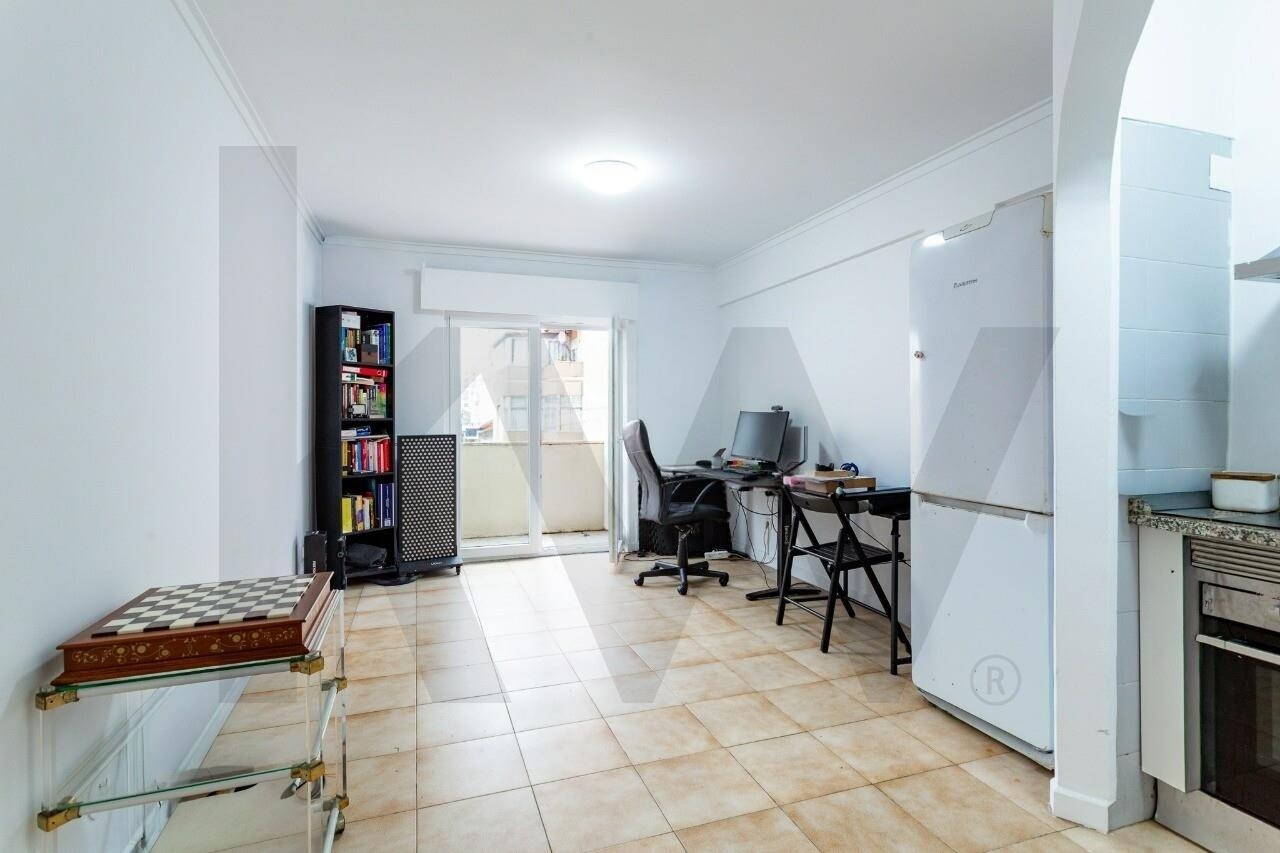 Apartamento T1 à Venda em Almada - Setúbal - Portugal - 1