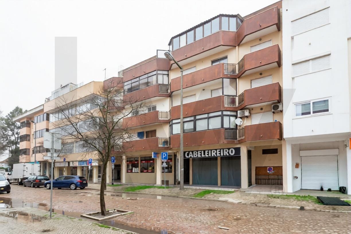 Apartamento T1 à Venda em Almada - Setúbal - Portugal - 2