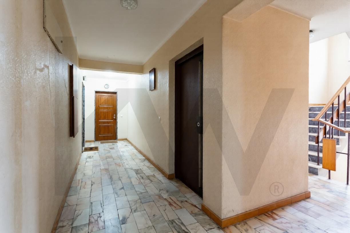 Apartamento T1 à Venda em Almada - Setúbal - Portugal - 4